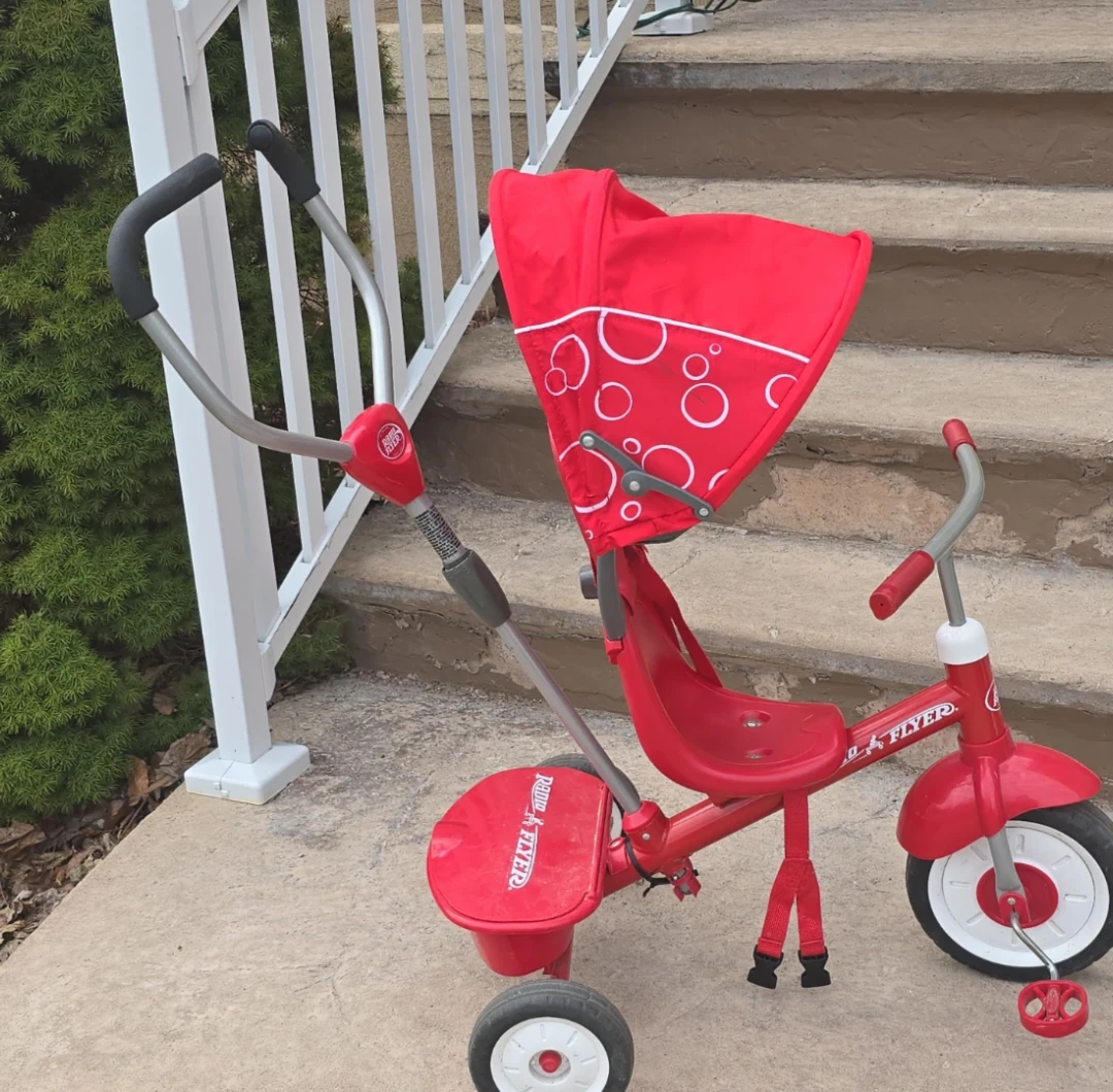 Radio Flyer Red Tricycle with Canopy