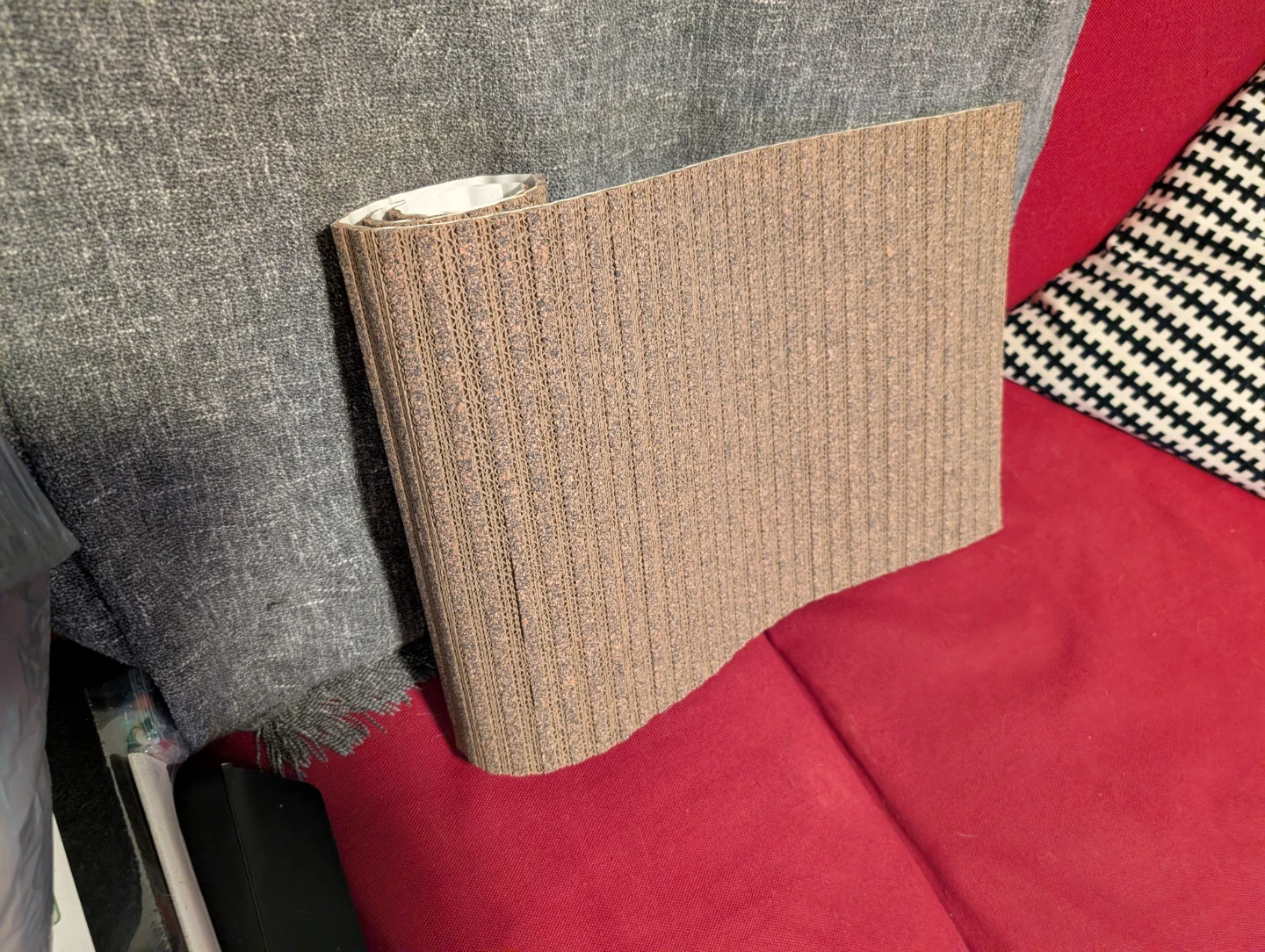 Cork + Corrugated Cardboard Cat Scratching Roll