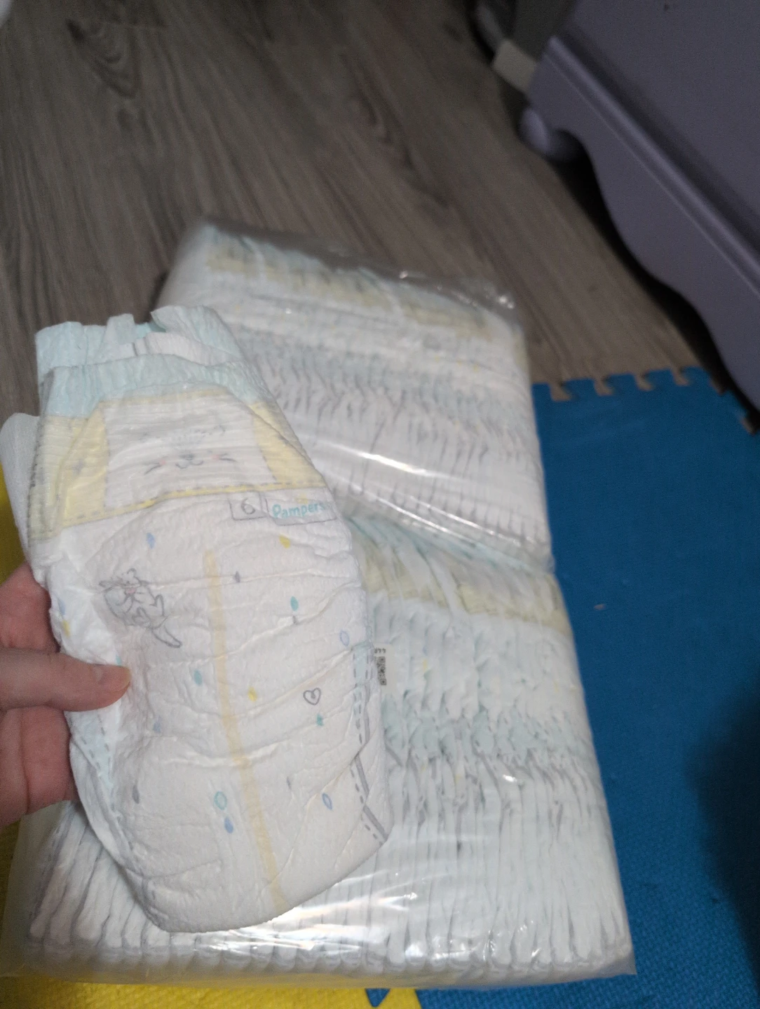 Pampers Diapers Size 6 - 60 count