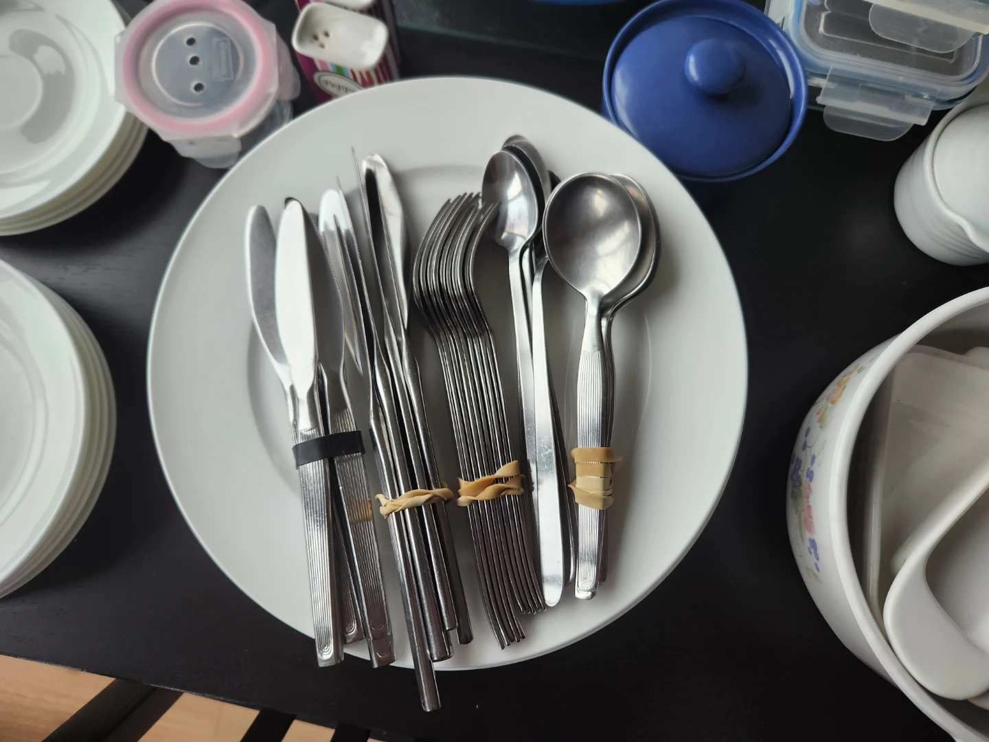 Dinnerware and Cutlery Set