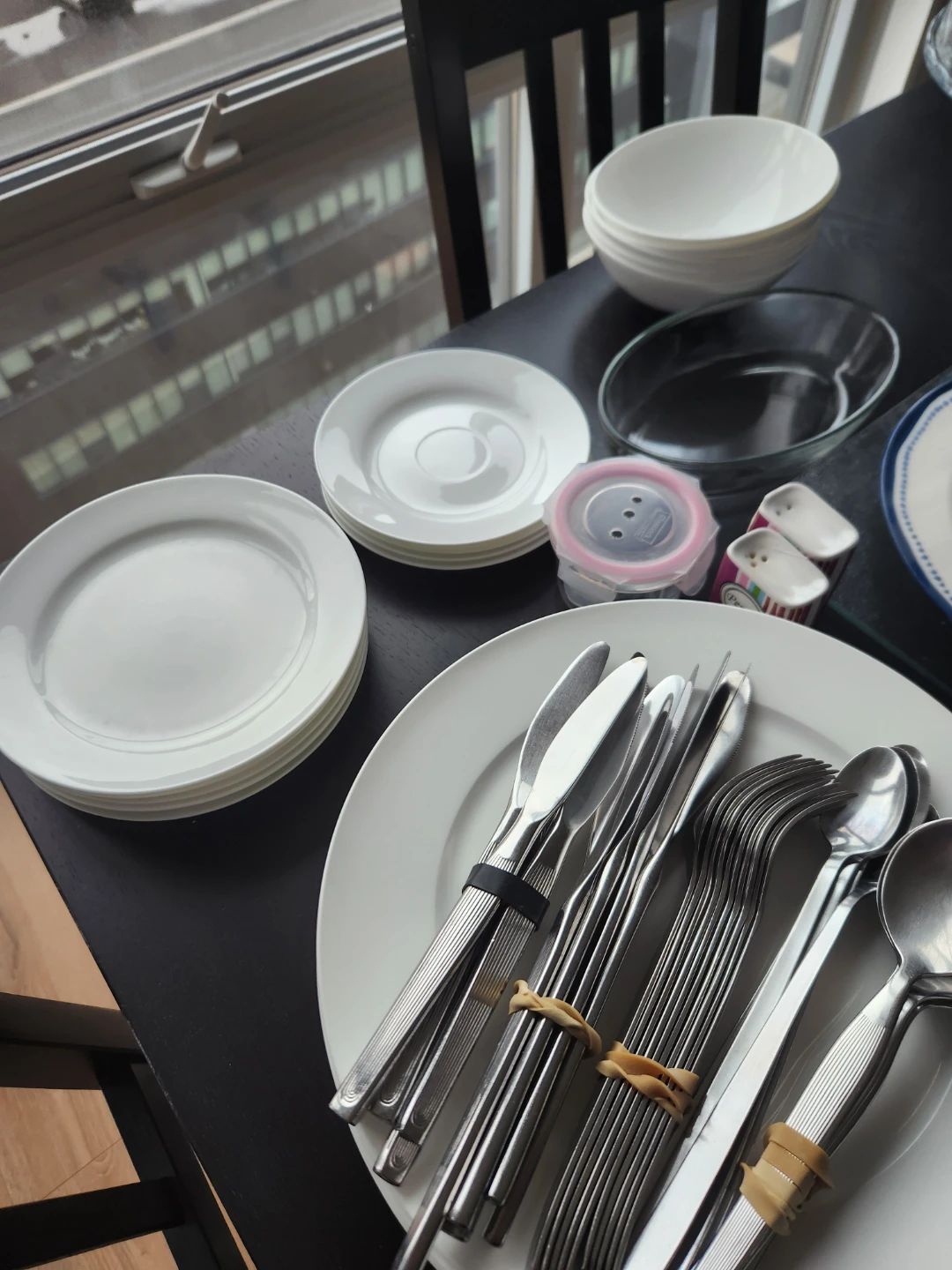 Dinnerware and Cutlery Set - photo 3