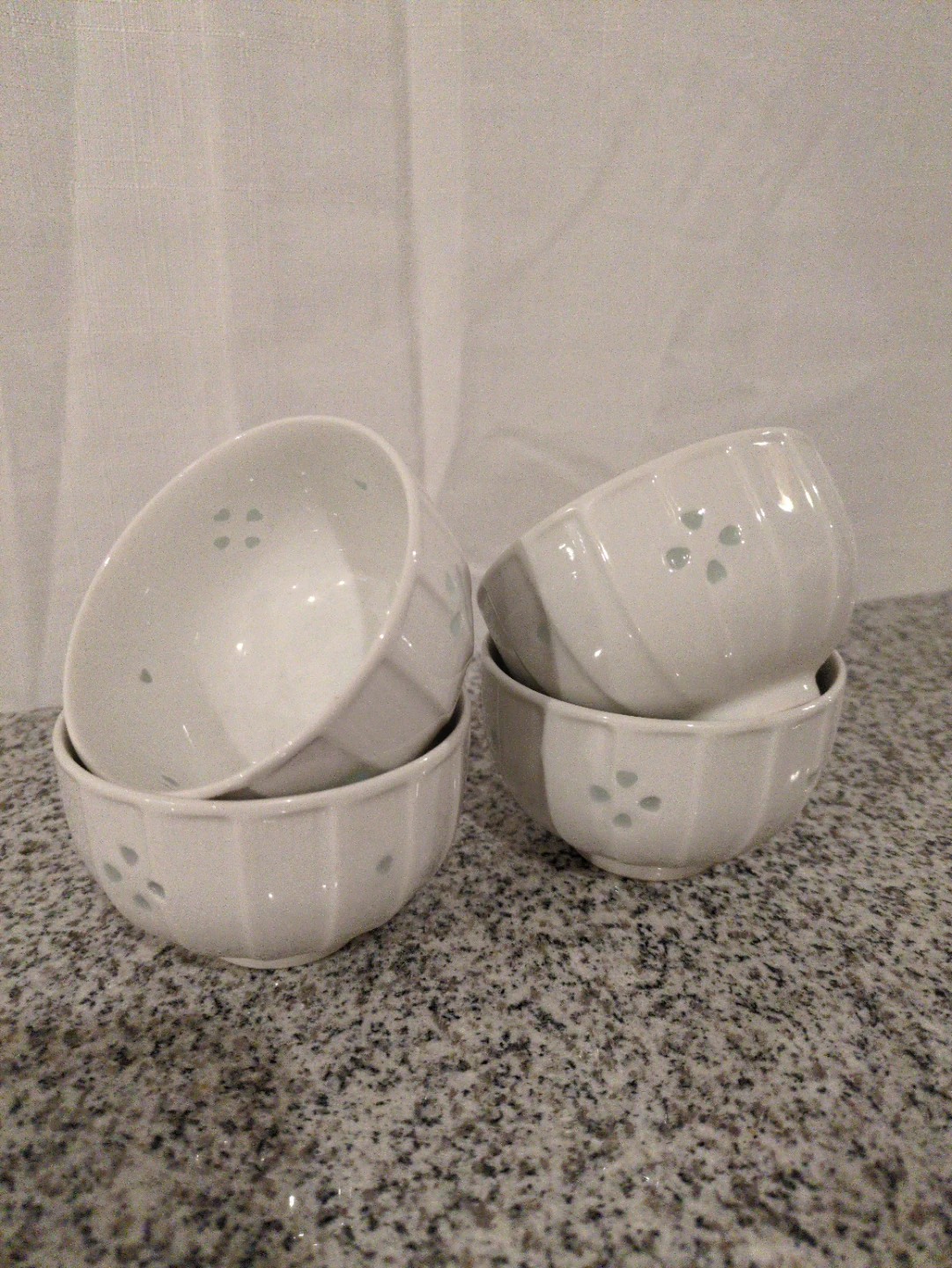 White Teapot and 4 Cups Set - photo 2