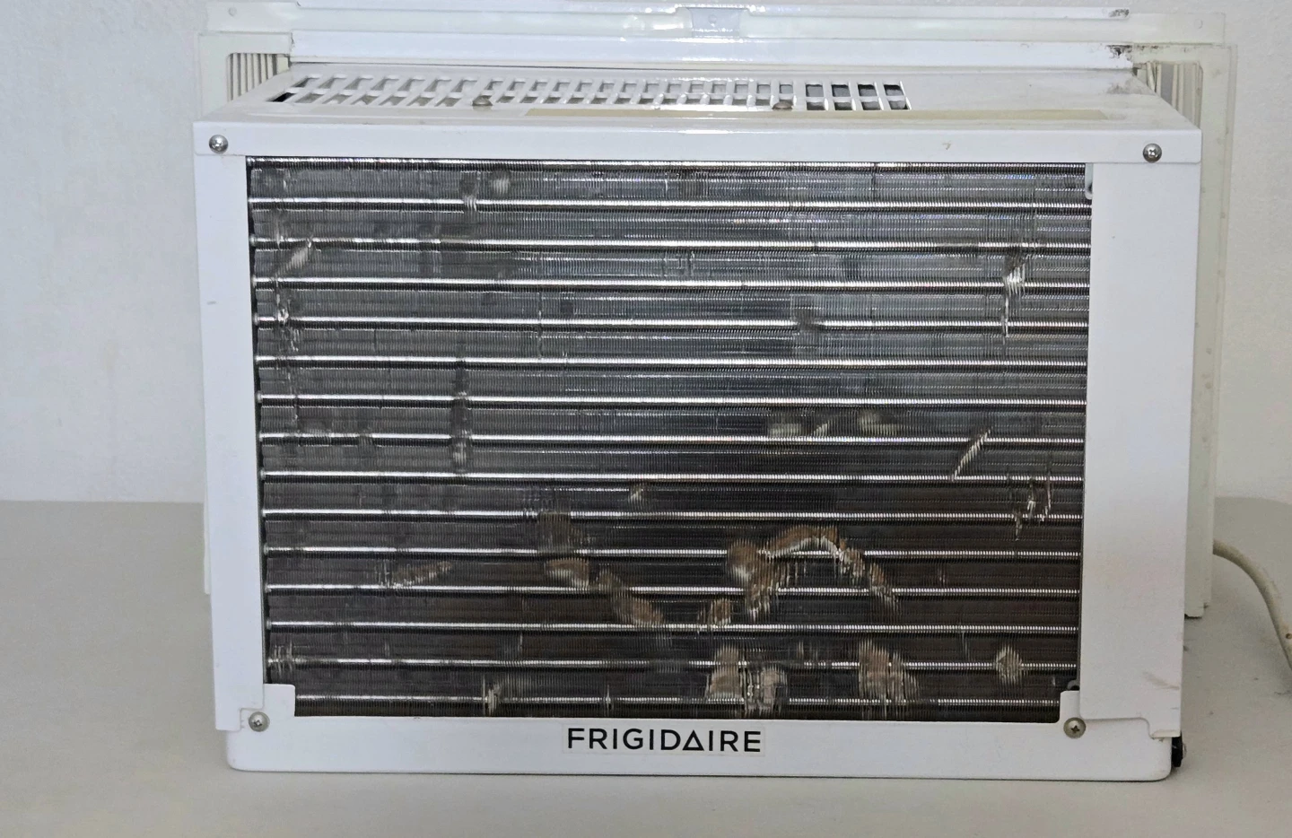 Frigidaire Window Air Conditioner - photo 2