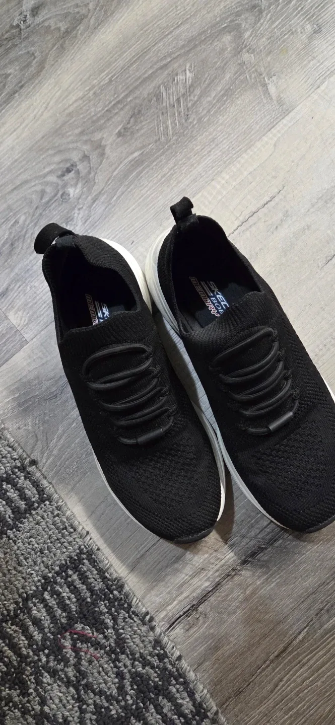 Skechers Women's Black Slip-On Memory Foam Sneakers,  Size -6 - photo 2