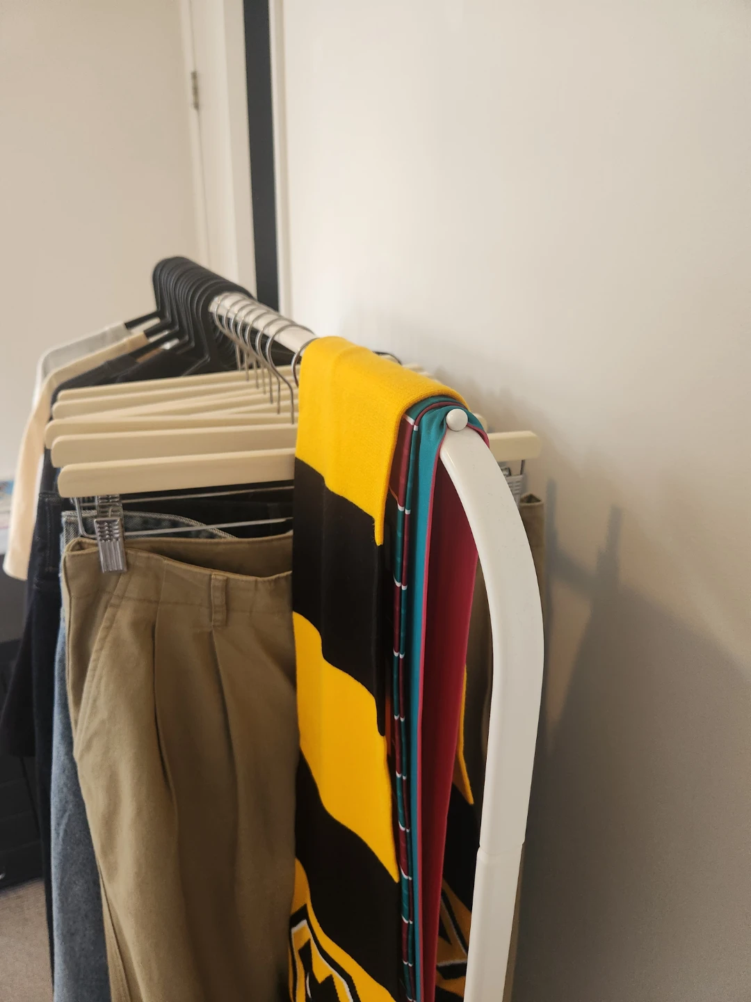 IKEA MULIG Clothes Rack - photo 5