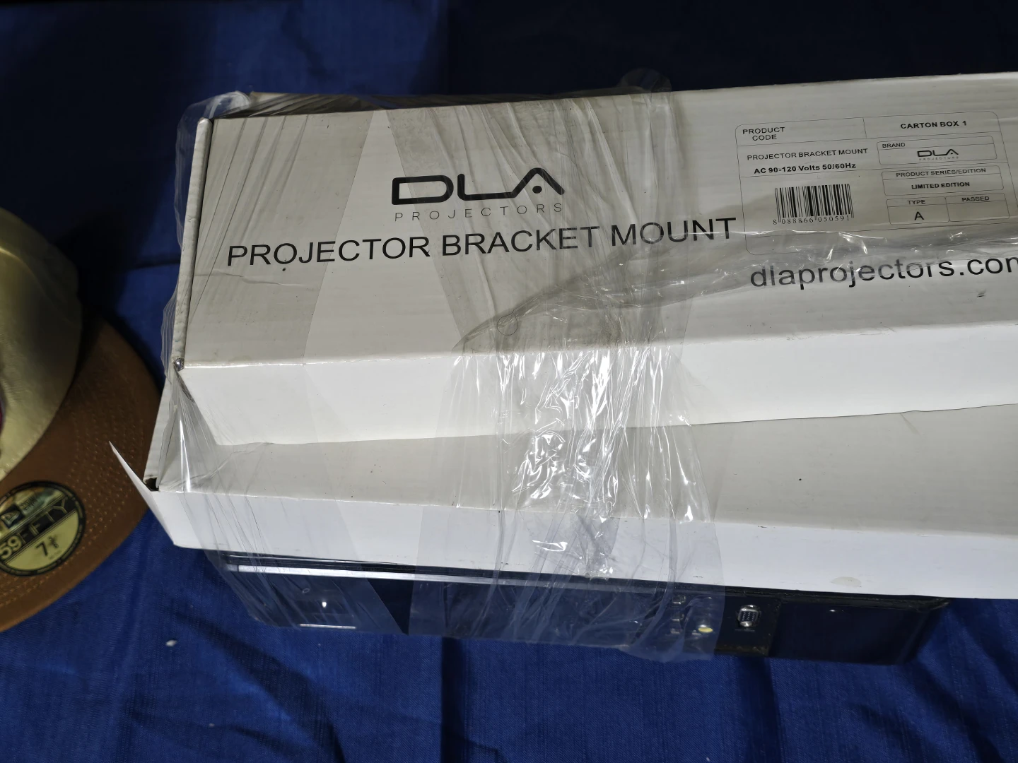 DLA Projector and Bracket Mount - photo 2