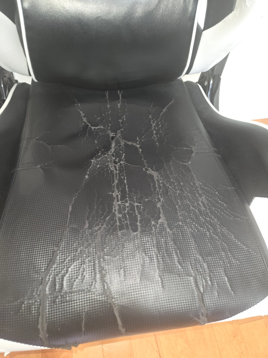 Gaming Chair - Black and White - photo 5