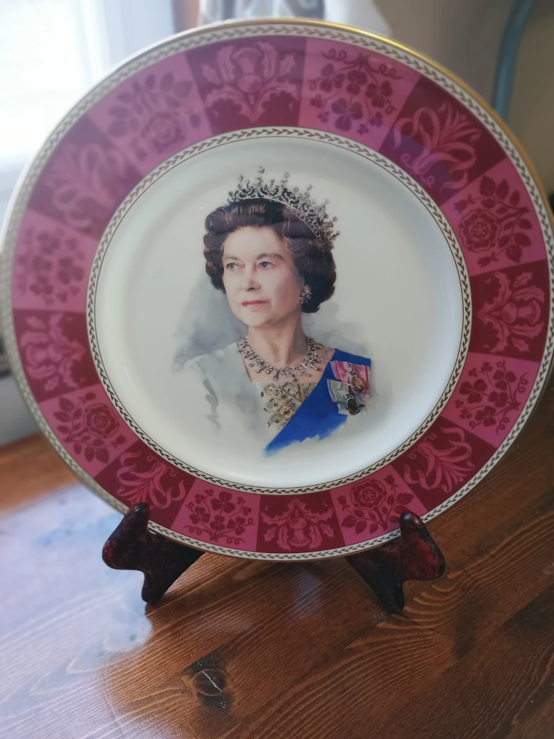 Royal Doulton Queen Elizabeth II Coronation Anniversary Plate - photo 2