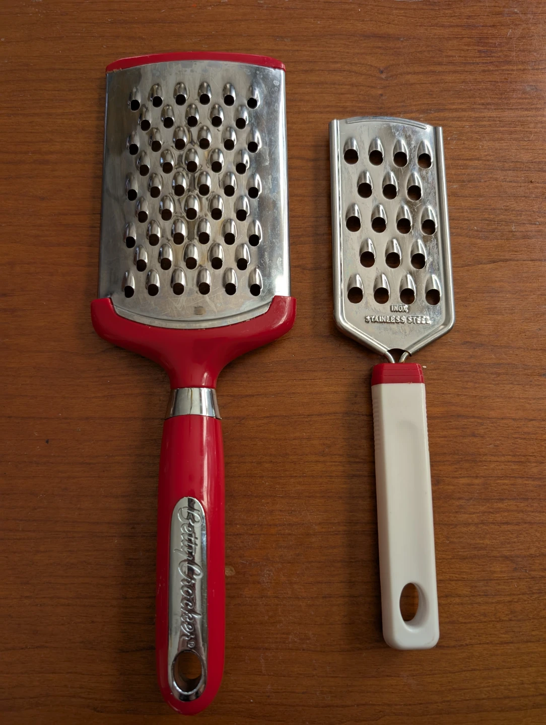 Set of 2 Kitchen Graters