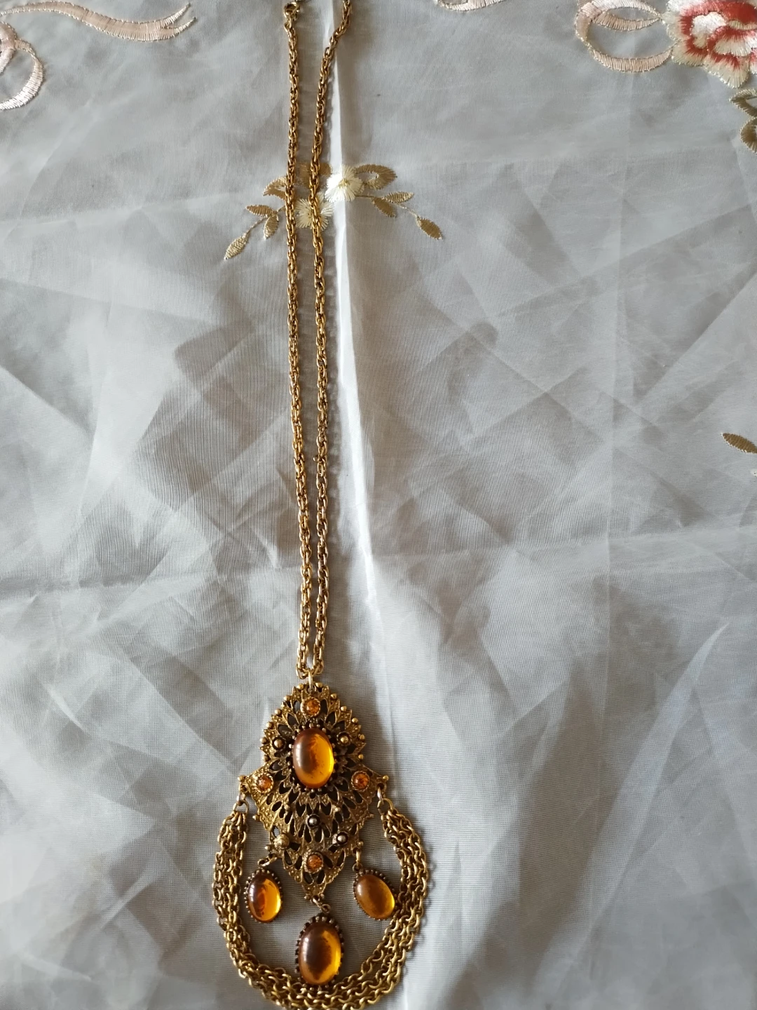 🌱 Vintage Amber and Gold-Tone Pendant Necklace - photo 3