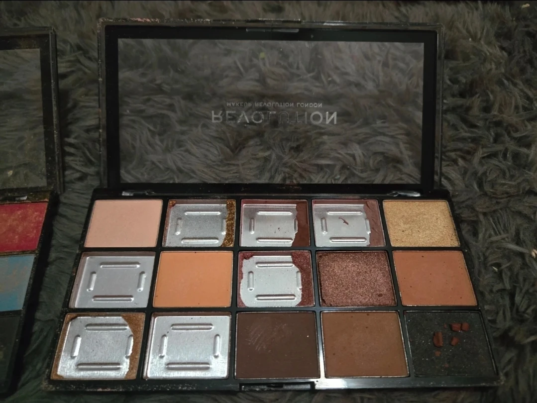 Revolution & Revlon Eyeshadow Palettes - photo 2