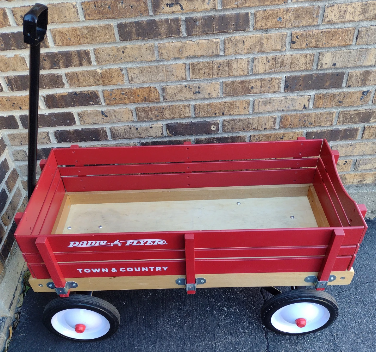 Radio Flyer Town & Country Wagon - photo 3