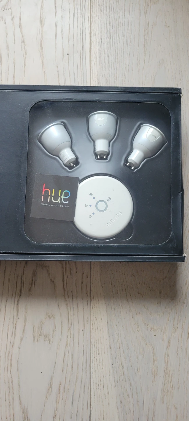Philips Hue Personal Wireless Lighting Starter Kit