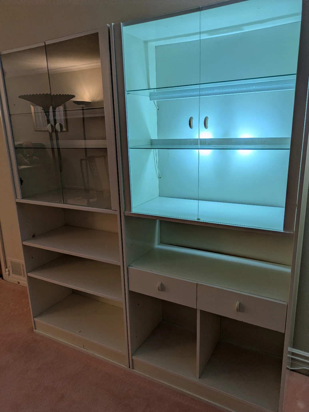 White display cabinet with glass doors and shelves,,,🌱 - photo 5