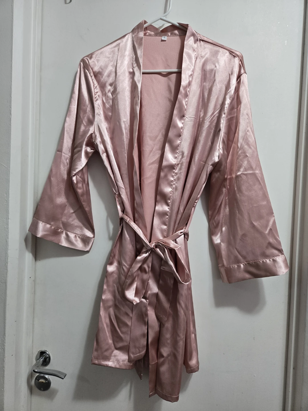 Blush pink satin robe - photo 2