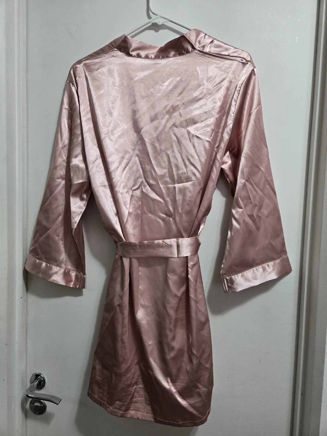 Blush pink satin robe - photo 3