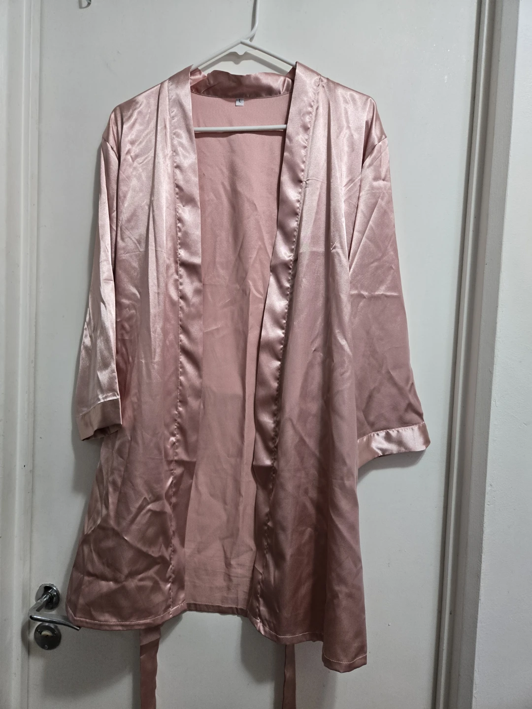 Blush pink satin robe - photo 4