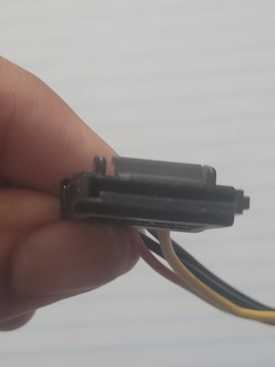 4-Pin Molex to SATA Power Adapter Cable - photo 2