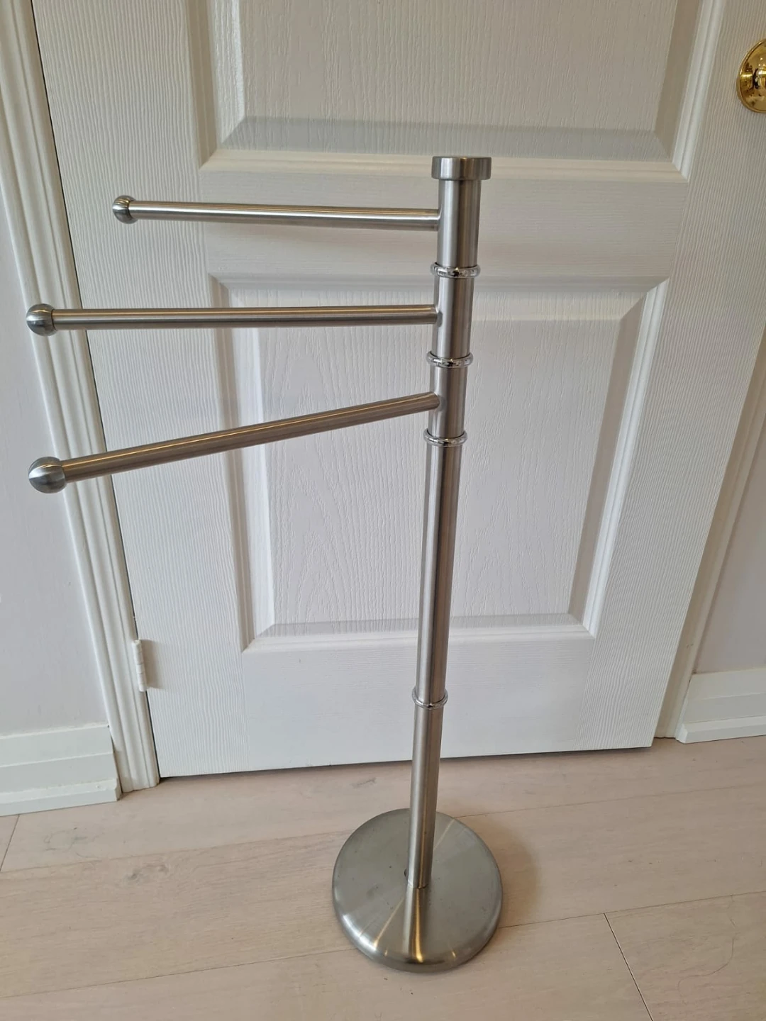 Steel Swivel Arm Towel Rack - photo 3