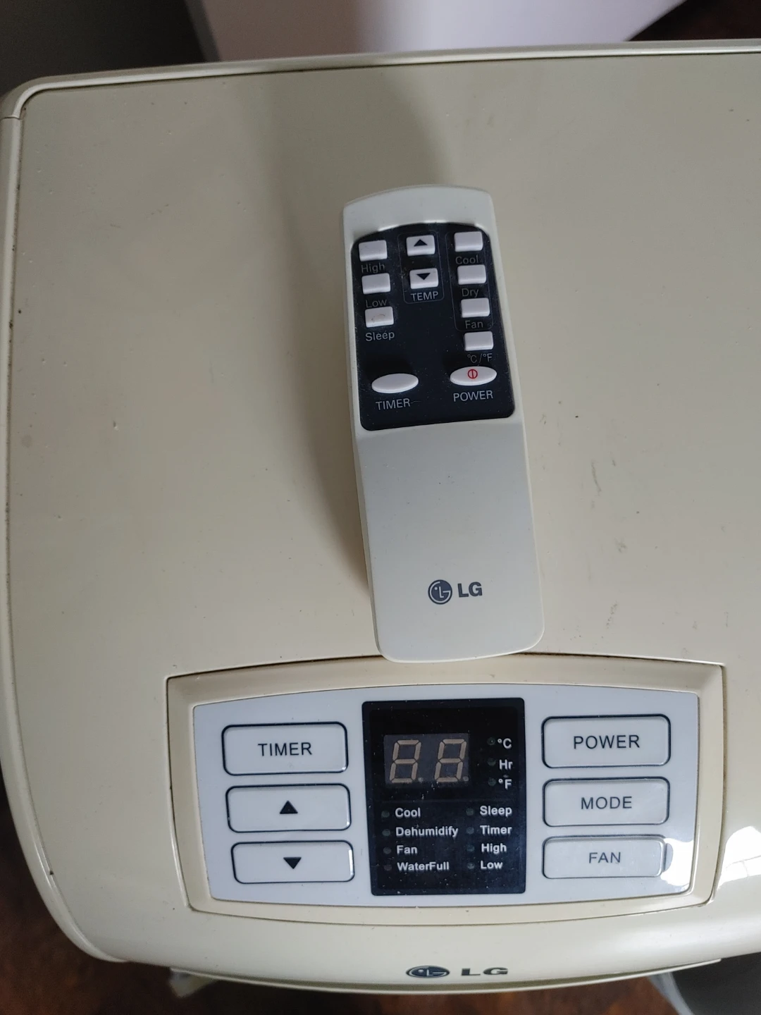 LG Portable Air Conditioner - photo 3