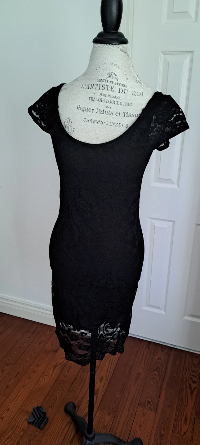 Black lace dress - photo 2
