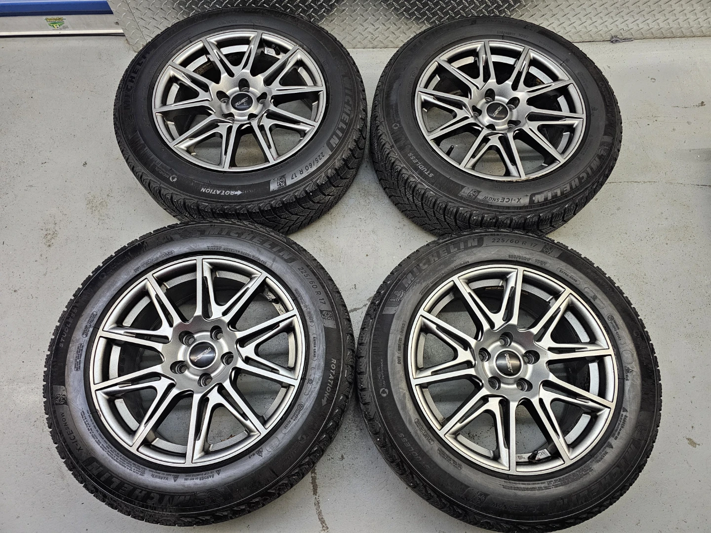 SUBARU FORESTER WINTER TIRES ON ALLOY RIMS 225/60 R17
