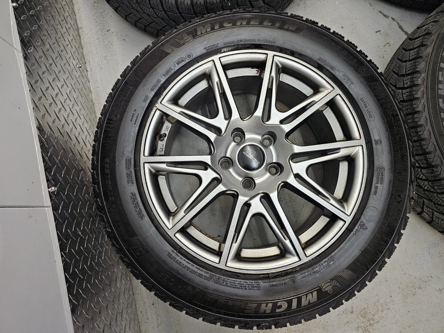 SUBARU FORESTER WINTER TIRES ON ALLOY RIMS 225/60 R17 - photo 4