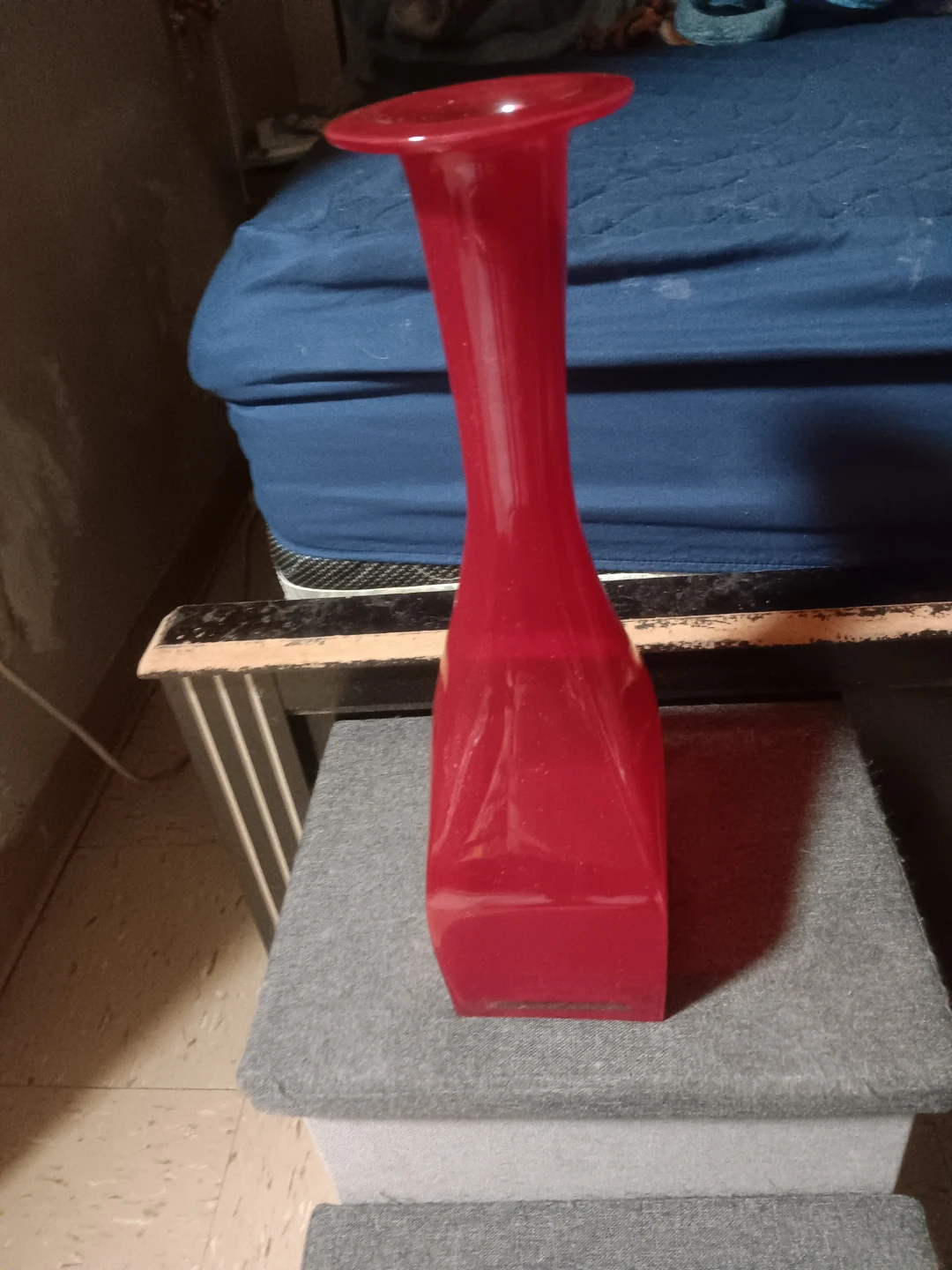 Red Glass Vase - photo 2