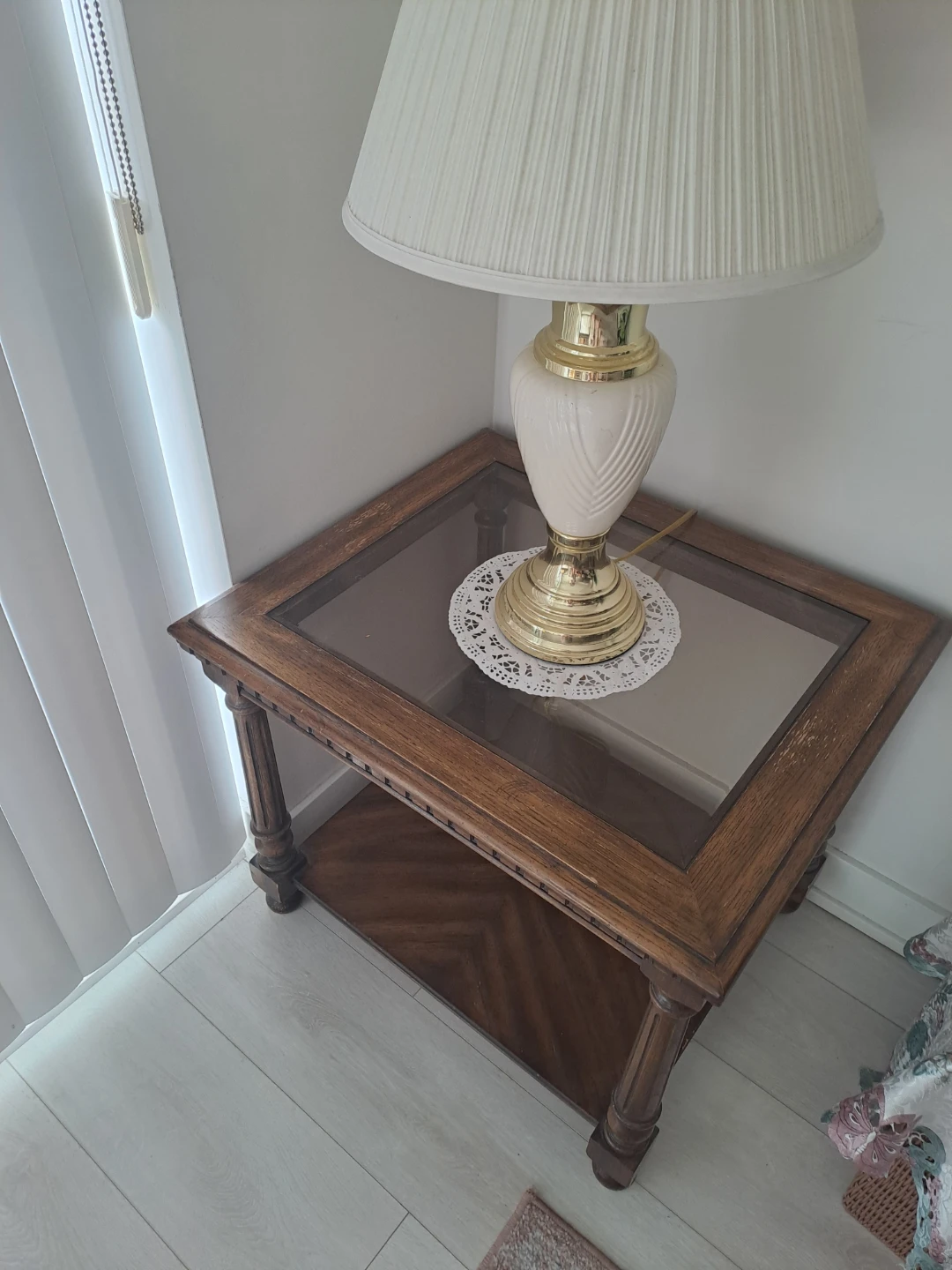 Side table & lamp - photo 3