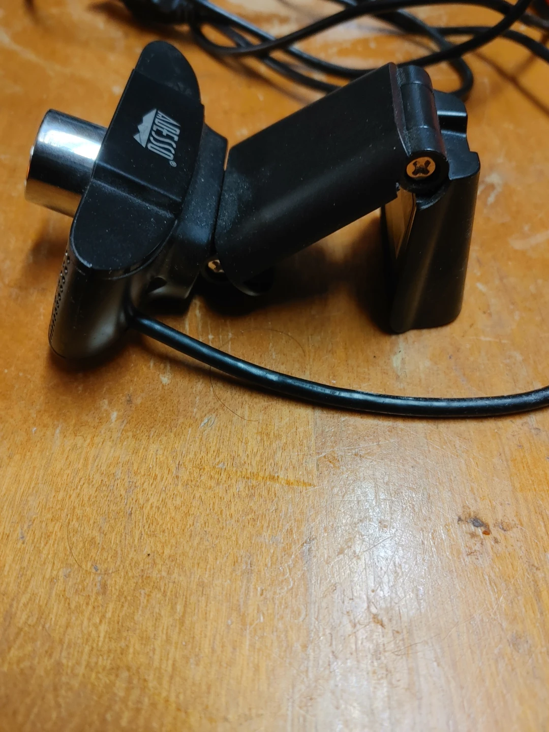Adesso 1080p USB webcam with clip to mount - photo 2