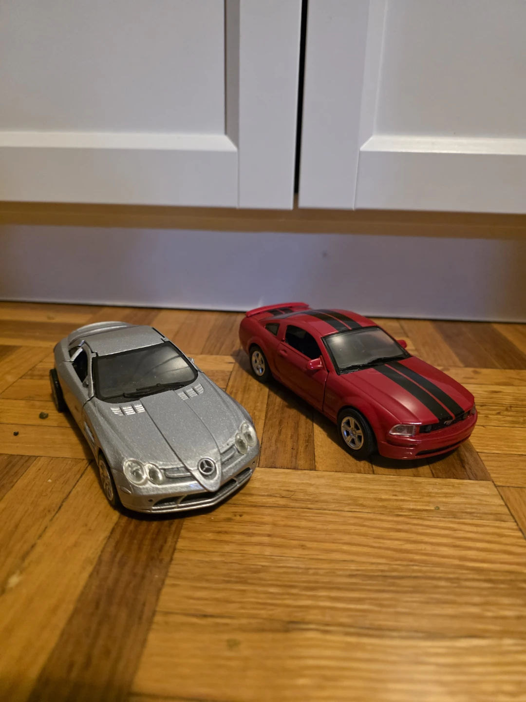 Model Toy Cars - Ford Mustang & Mercedes-Benz