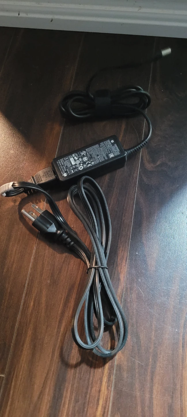 HP 45W AC Adapter Laptop Charger - photo 3