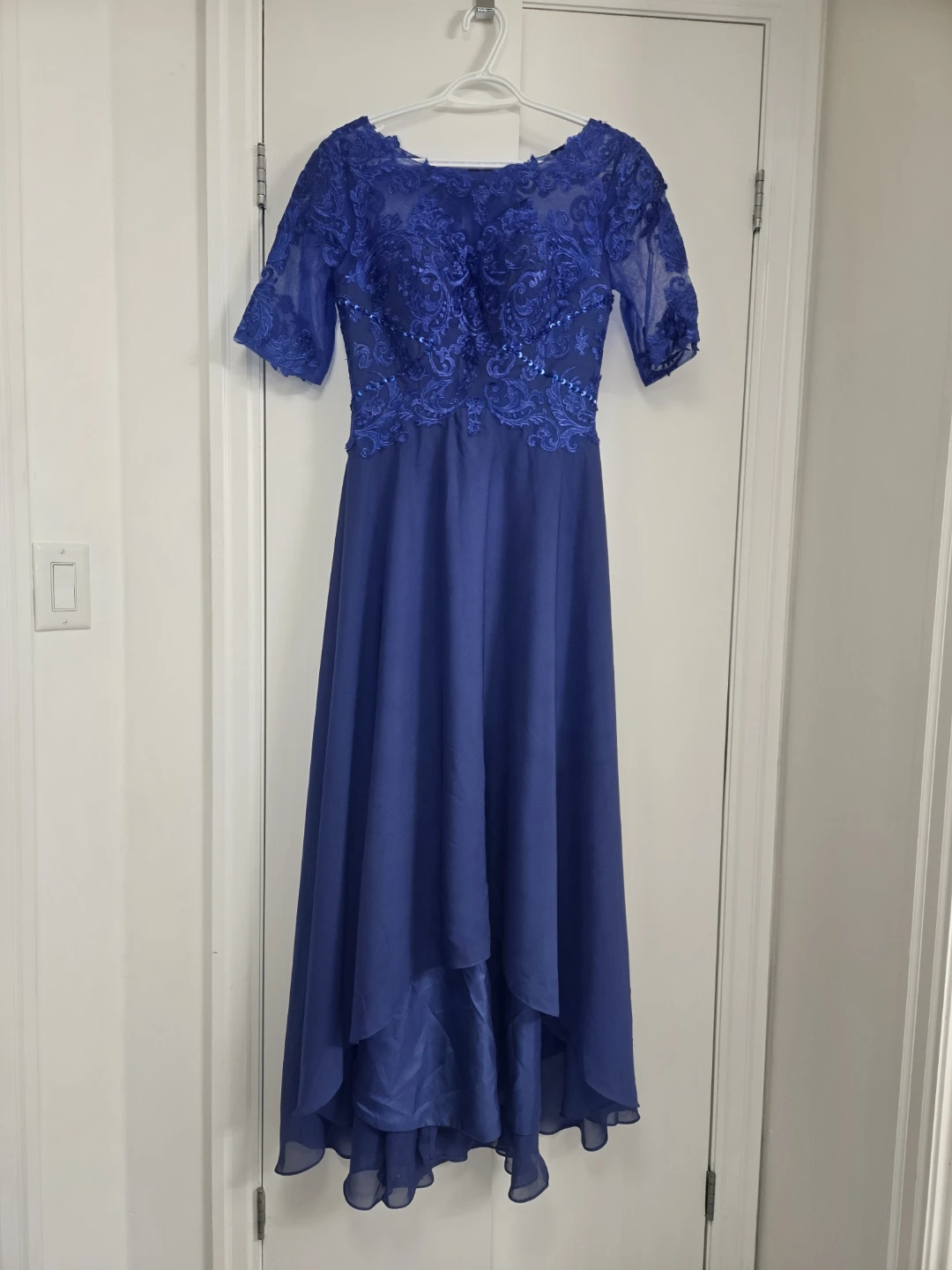 NEW Royal Blue Lace Appliqué Evening Dress - size 6 - photo 2