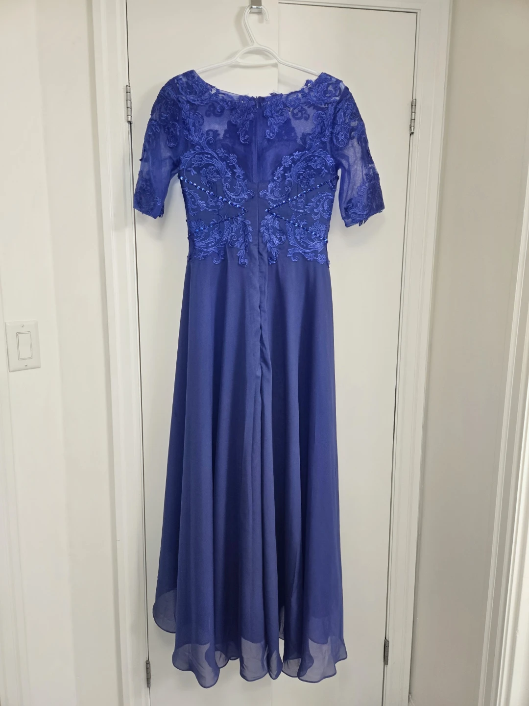 NEW Royal Blue Lace Appliqué Evening Dress - size 6 - photo 3