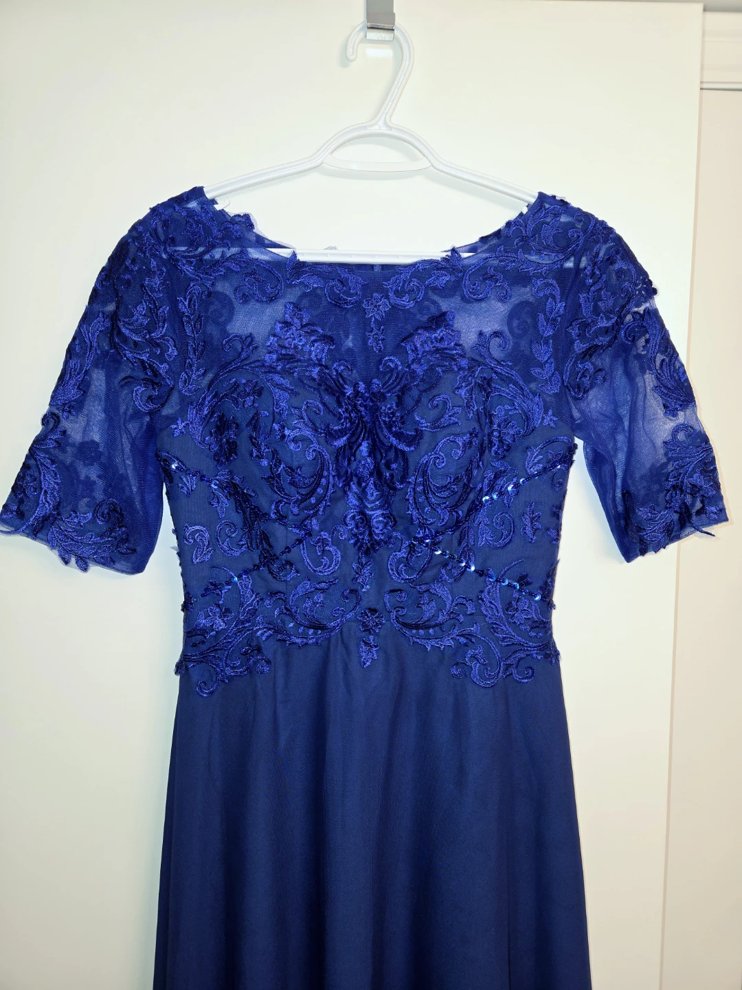 NEW Royal Blue Lace Appliqué Evening Dress - size 6 - photo 4