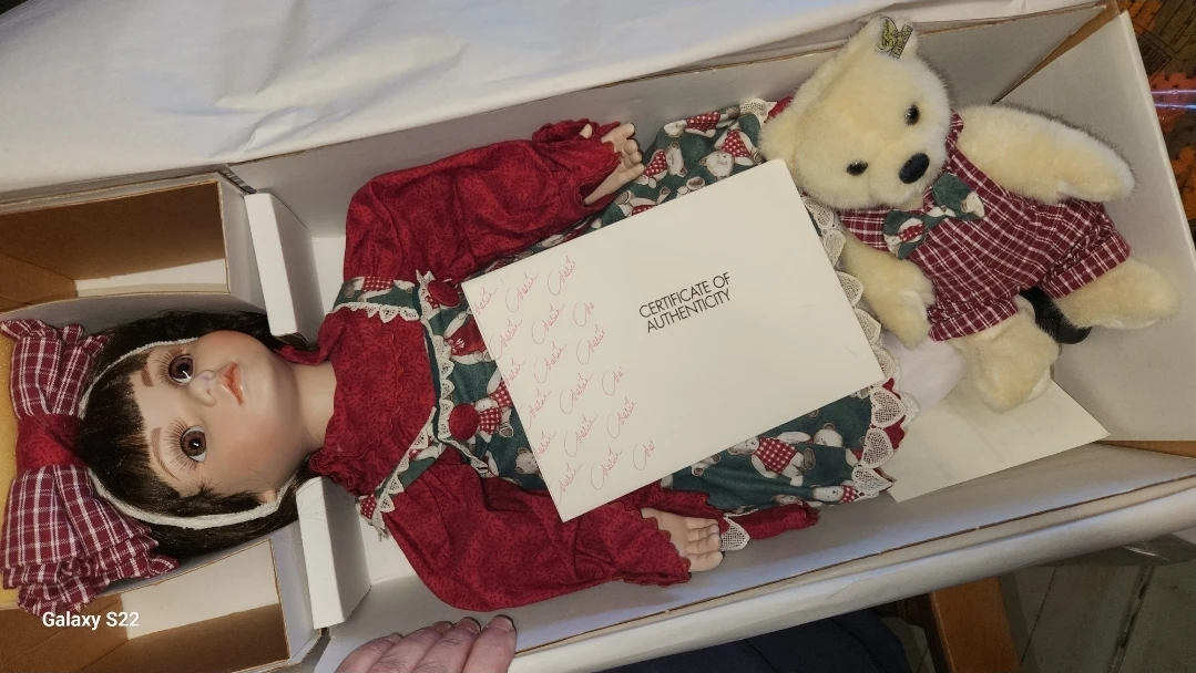 Marie Osmond "I Love You Bear Much" Doll & Bear Set - photo 4