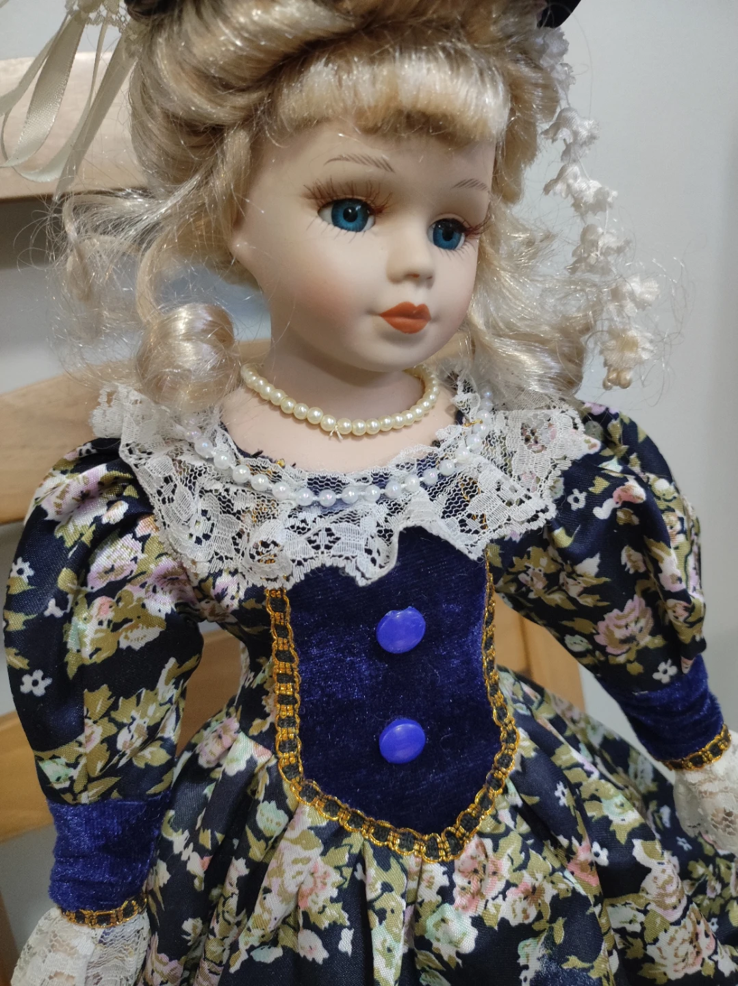 Vintage Victorian Style Porcelain Doll - photo 2