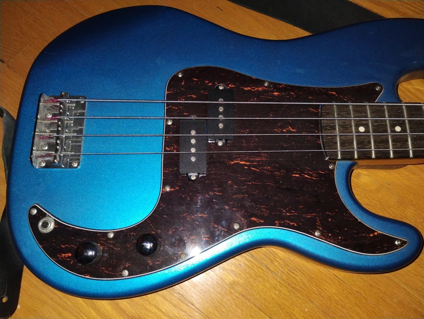 Jay Turser Vintage Series Bass Guitar with Gig Bag - photo 2
