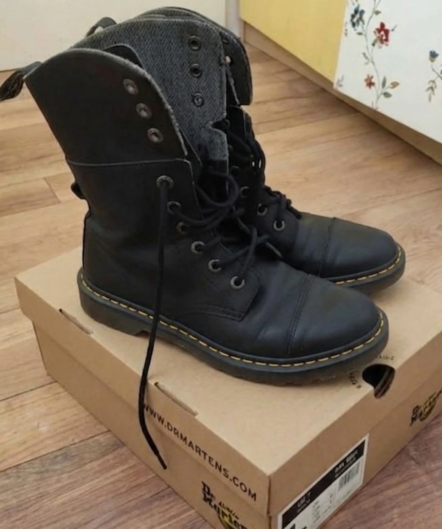 Dr. Martens Leather Combat Boots. Size 10 W/ 8M. - photo 2