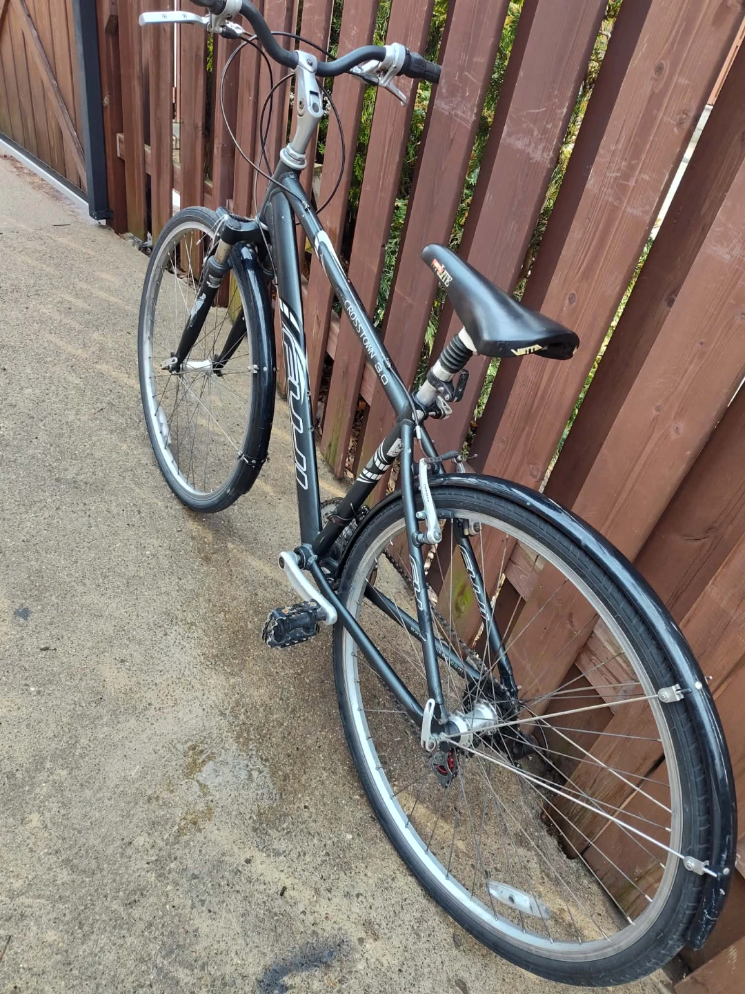 Good Condition Fuji Crosstown 3.0 bike - photo 3