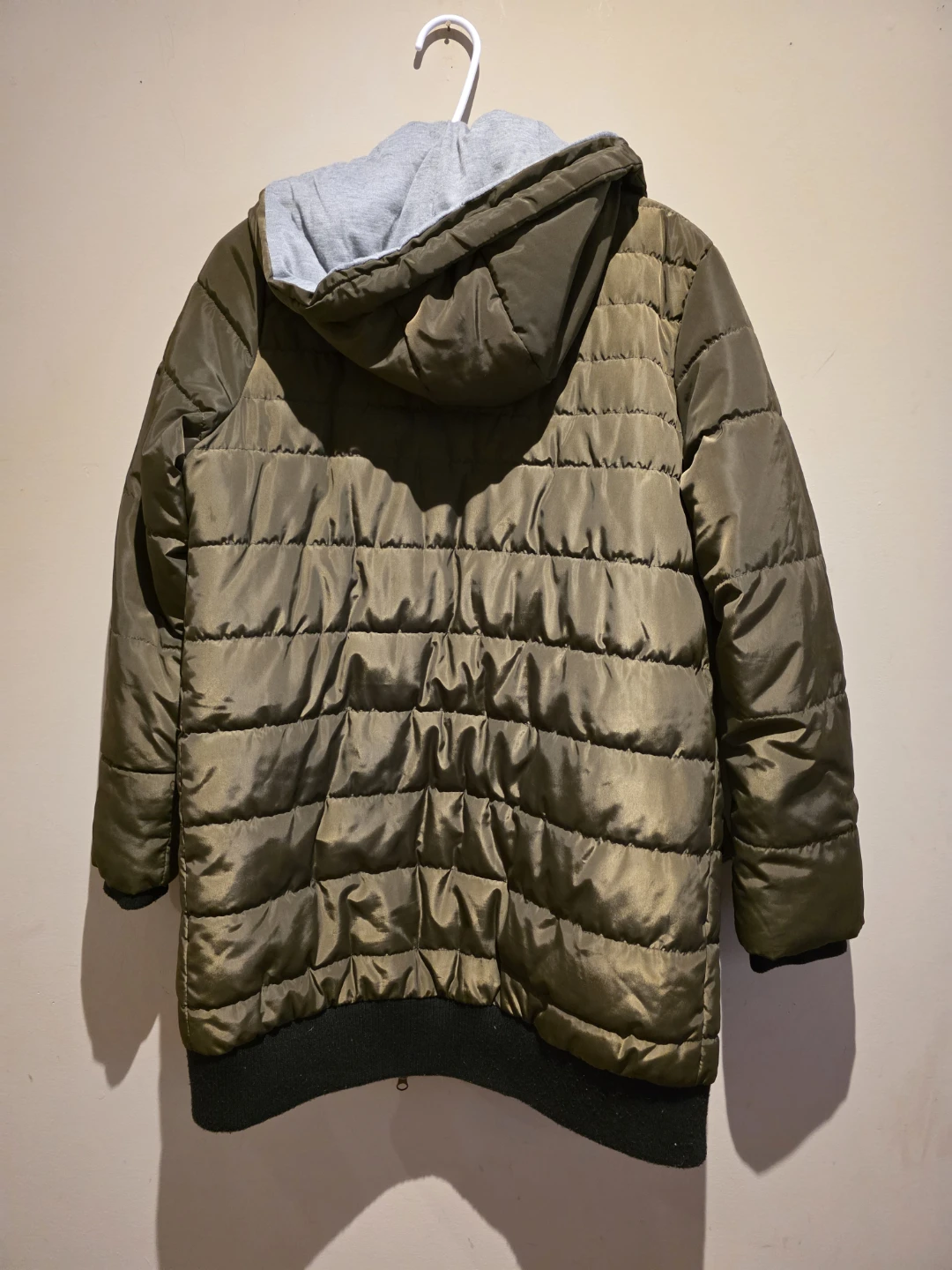 Forever 21 Puffer Jacket with Hood - Olive Green - Size Medium - photo 3