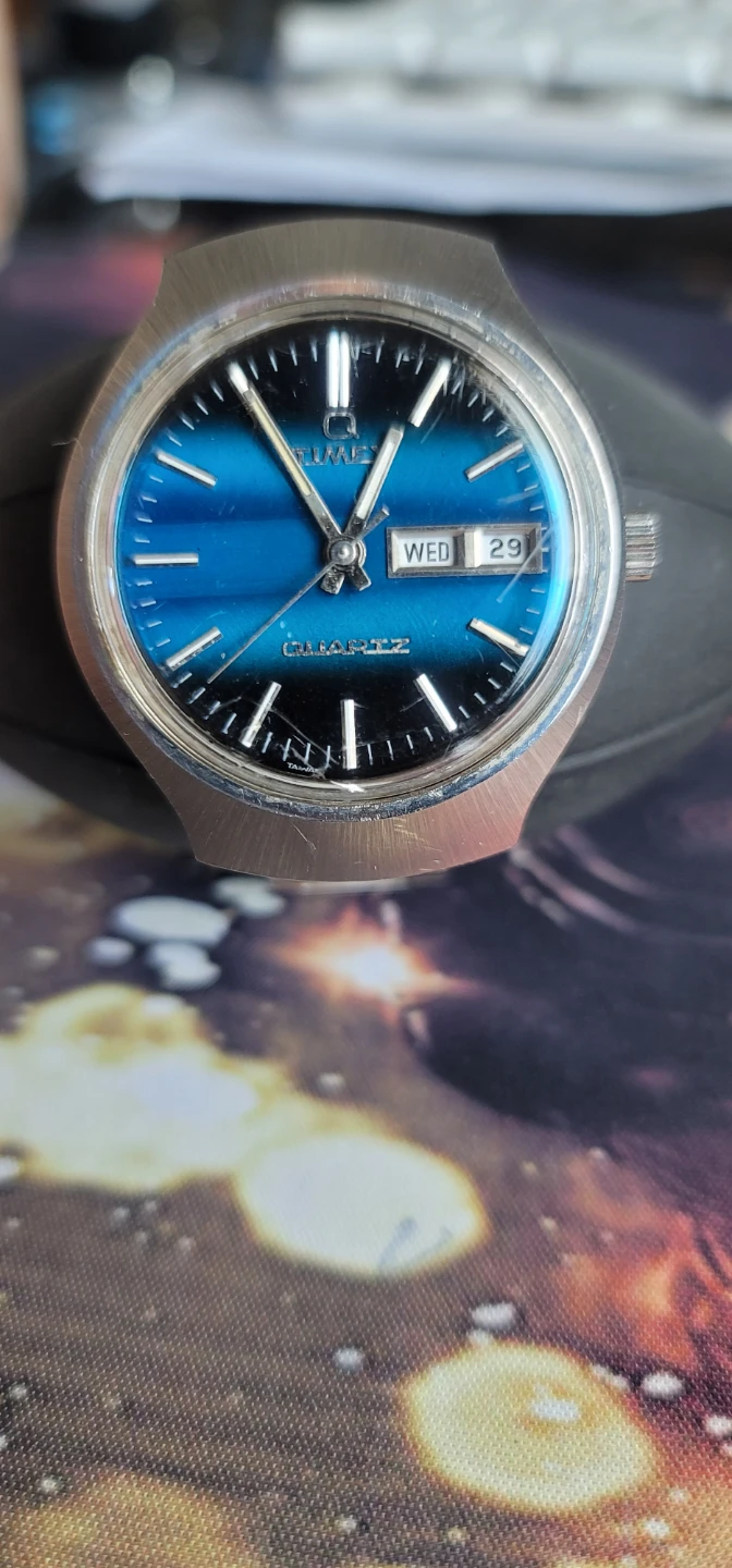Q Timex Quartz 1970s Style
