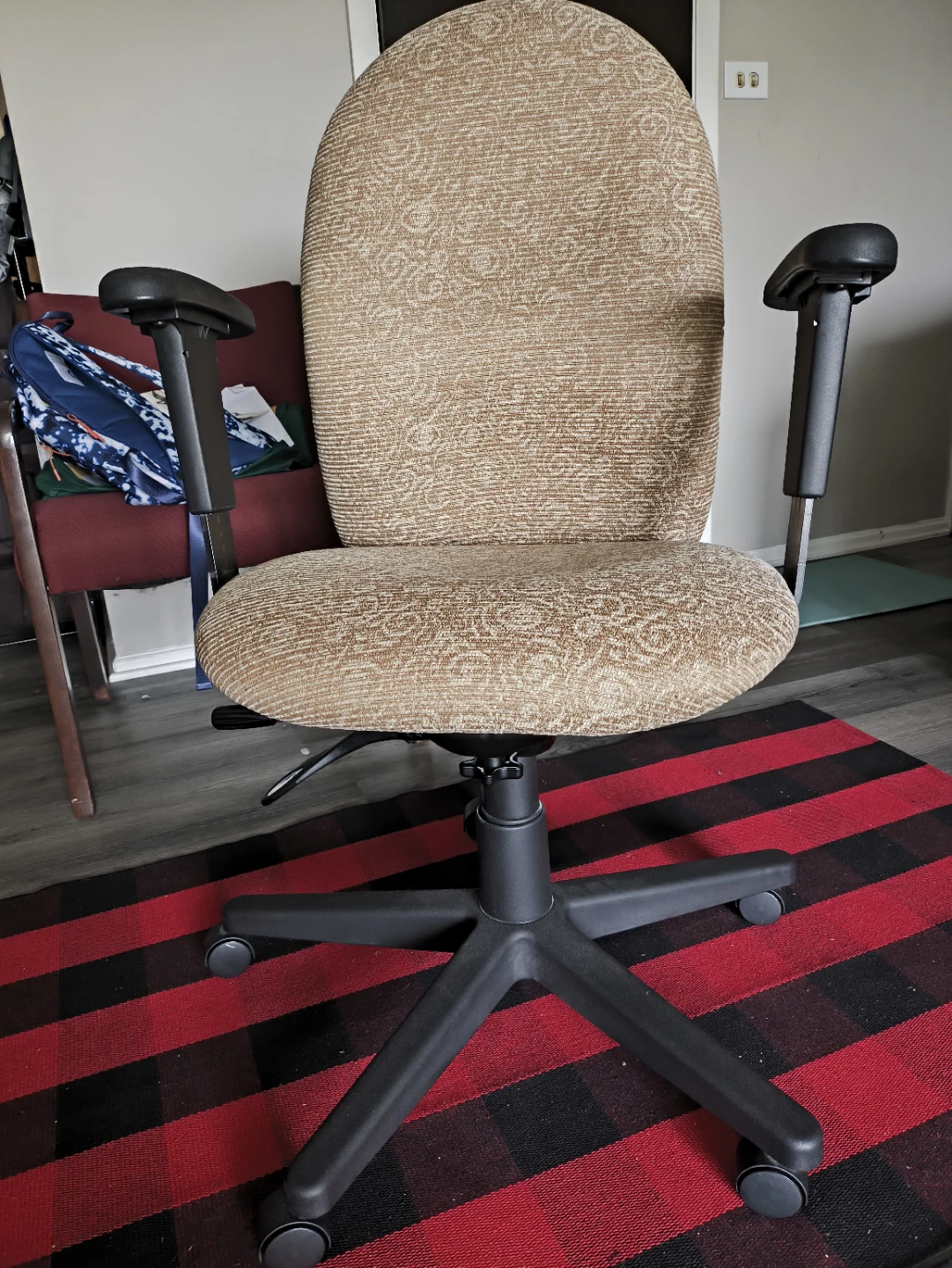 Ikea Table and computer chair - photo 2