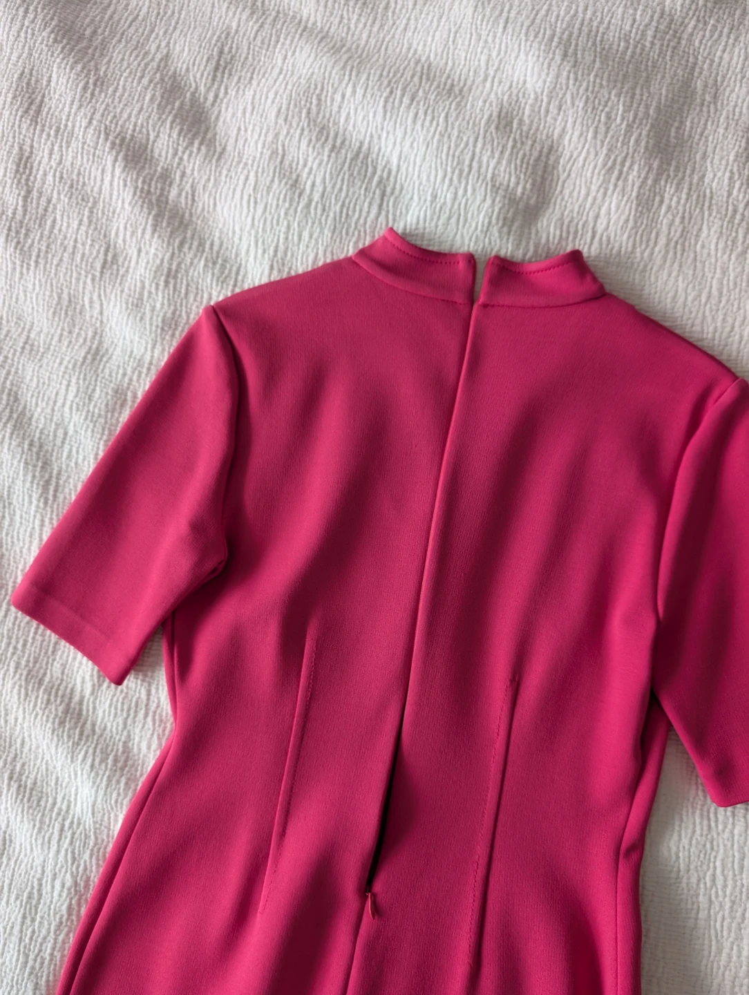 St. John Pink V-Neck Sheath Dress Size 8 - photo 4