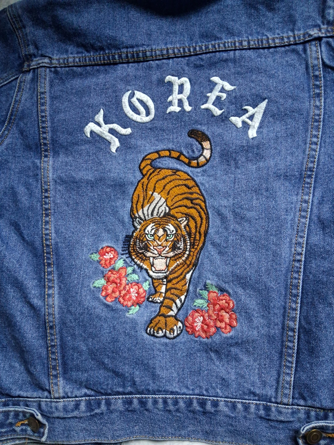 Forever 21 Denim Jacket - Tiger & Korea Embroidery - photo 5
