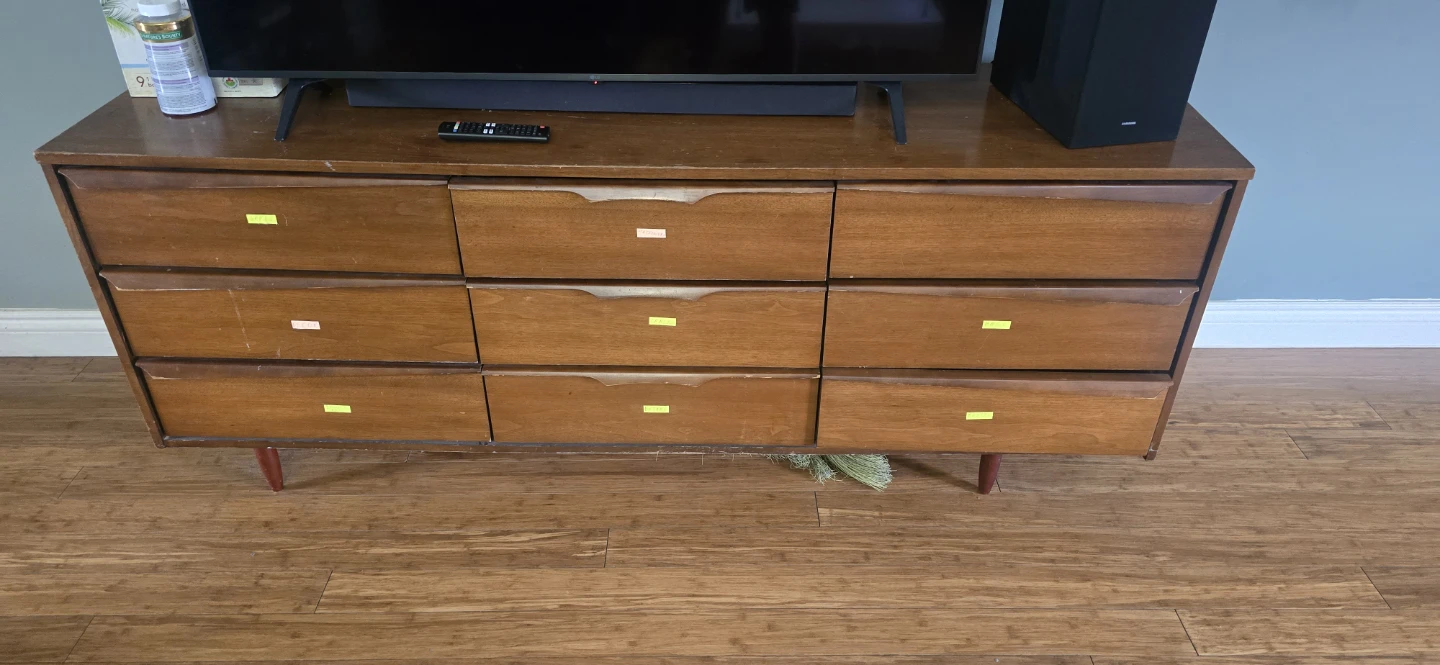 Mid-Century Modern 9-Drawer Dresser - photo 4