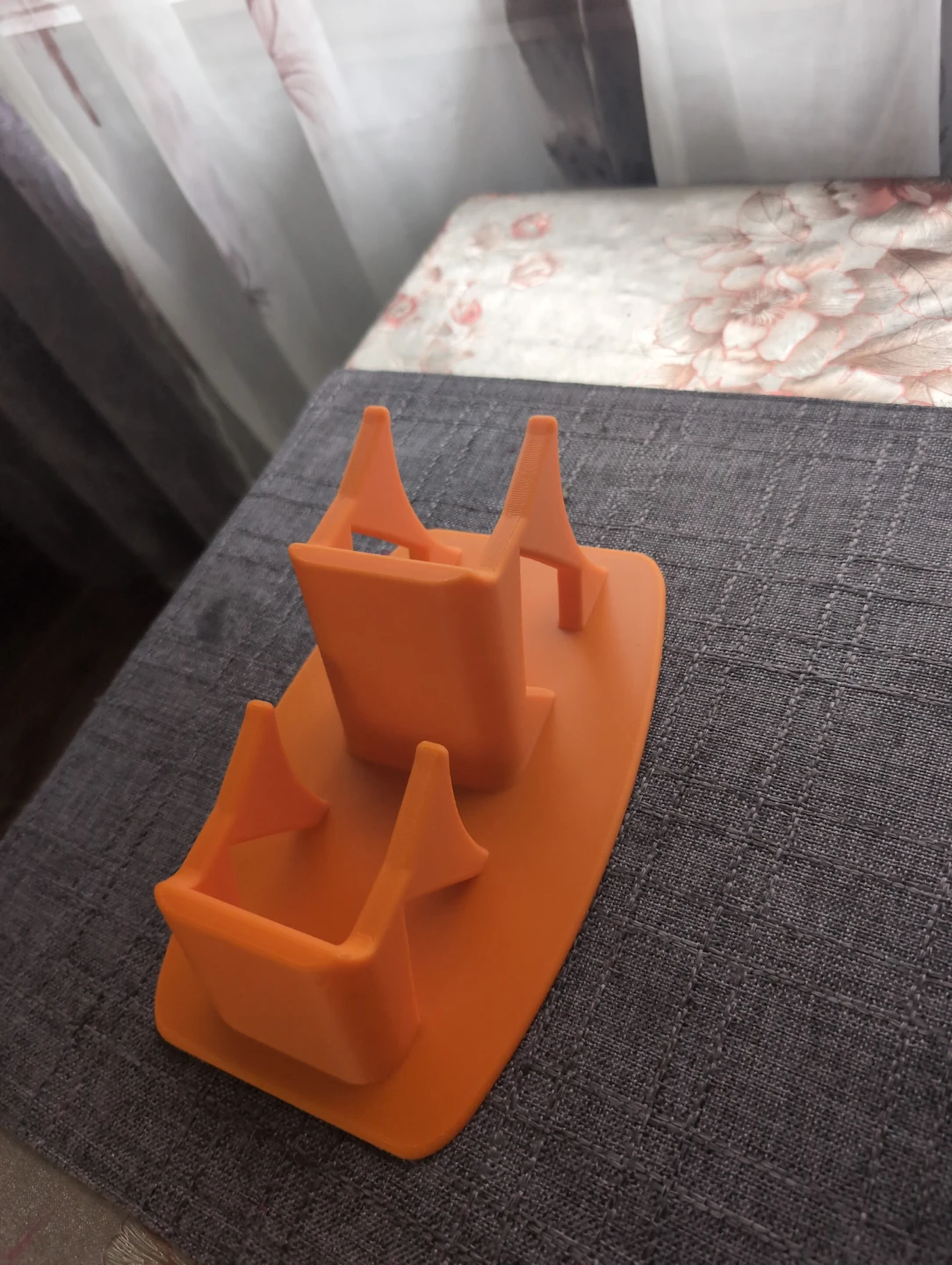 Orange Dual Controller Dock Stand for ps and xbox - photo 2