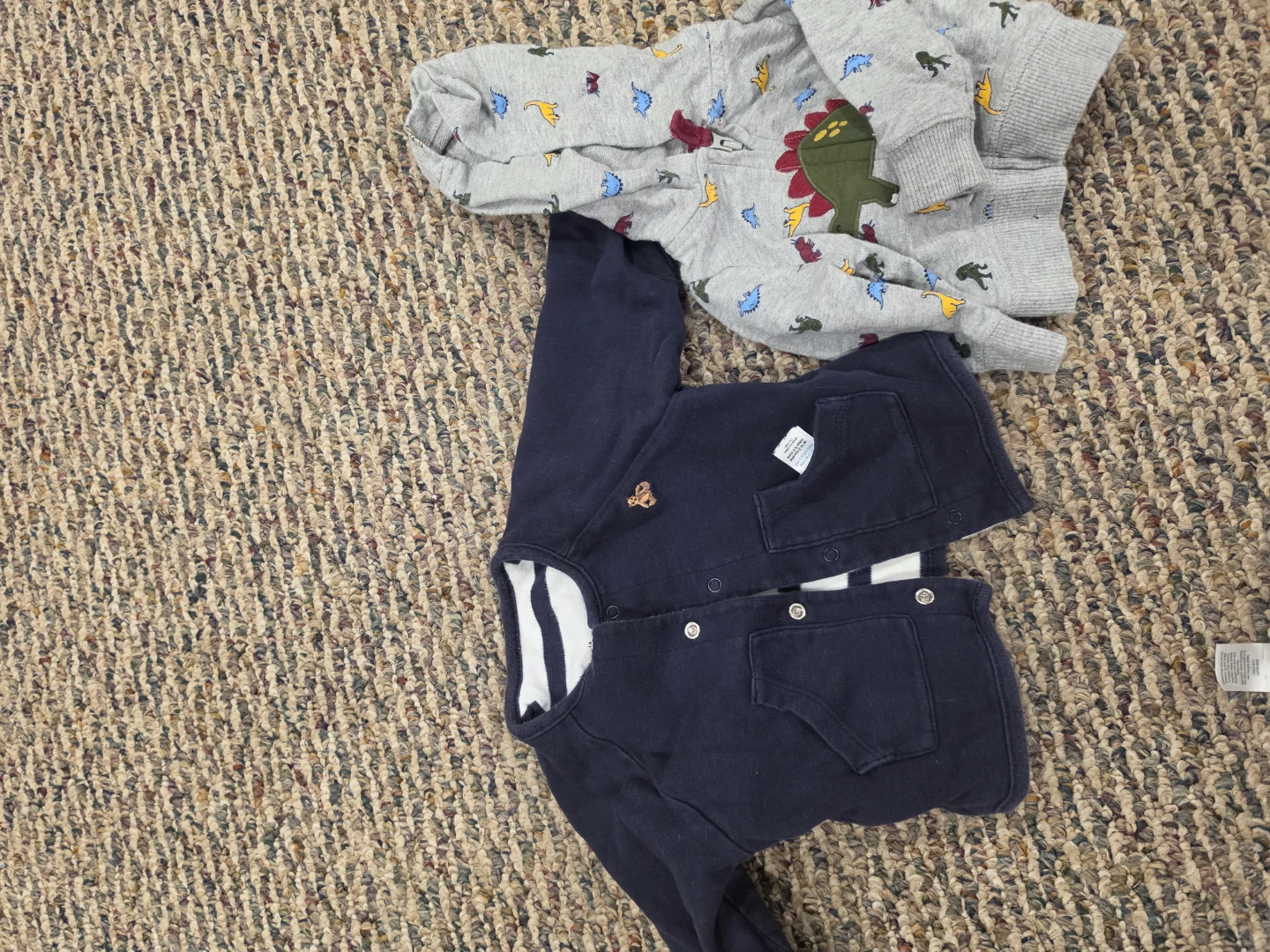 Baby boy clothing bundle - newborn size - photo 3