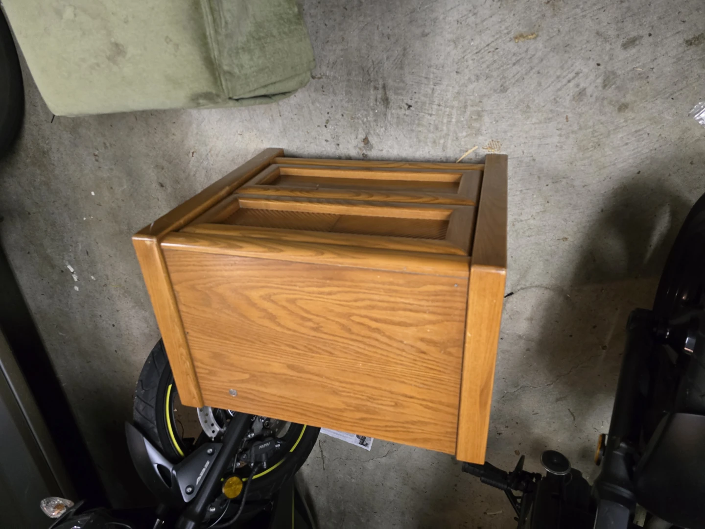 Solid Oak Wood Nightstand Table x2 - photo 2