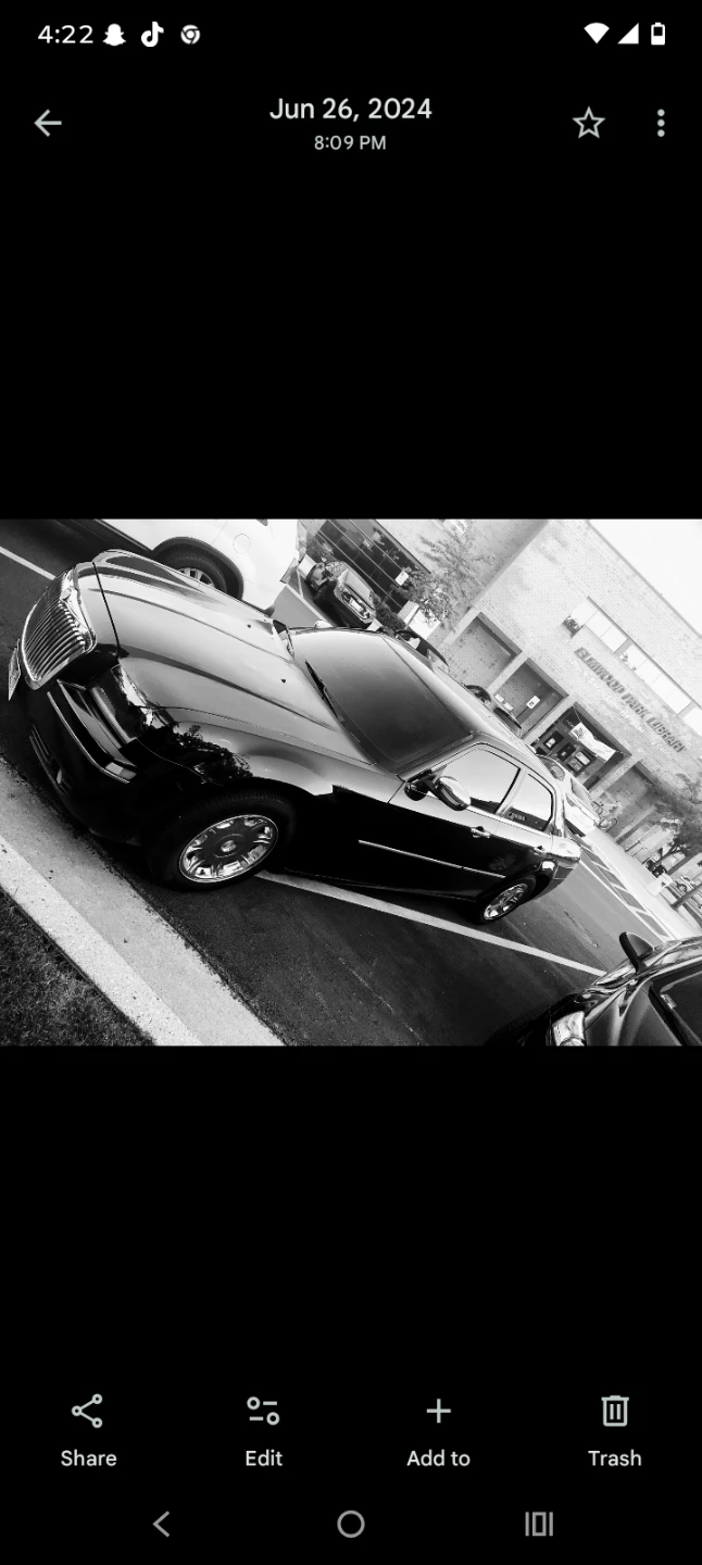 Black Chrysler 300 Sedan - photo 4